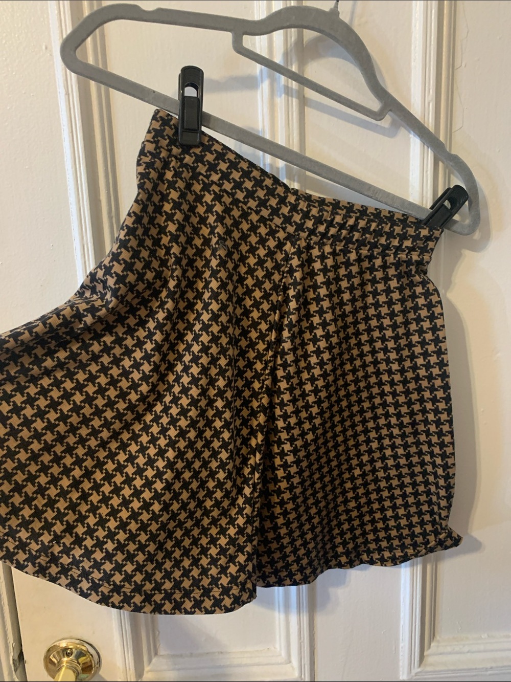 Patterned Circle A-Line Mini Skirt in Black and Tan